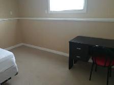 Room for rent near Lambton College - Photo 2