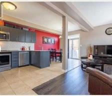 Bright End-Unit Townhome in Seabreeze — 3 Bed / 3 Bath - Photo 2