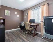 Bright End-Unit Townhome in Seabreeze — 3 Bed / 3 Bath - Photo 3