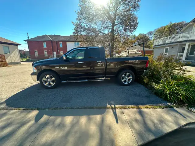 2017 ram 1500 Hemi 5.7L 174000kms
