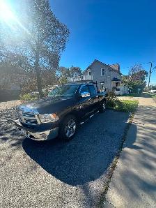 2017 ram 1500 Hemi 5.7L 174000kms - Photo 4