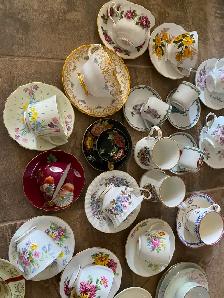 Teacups and saucers - Photo 2