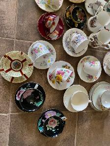 Teacups and saucers - Photo 3