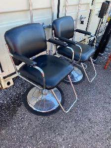 Salon Chairs - Photo 2