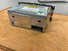 Chrysler AM/FM CD Radio Part number P05091710AG - Photo 3