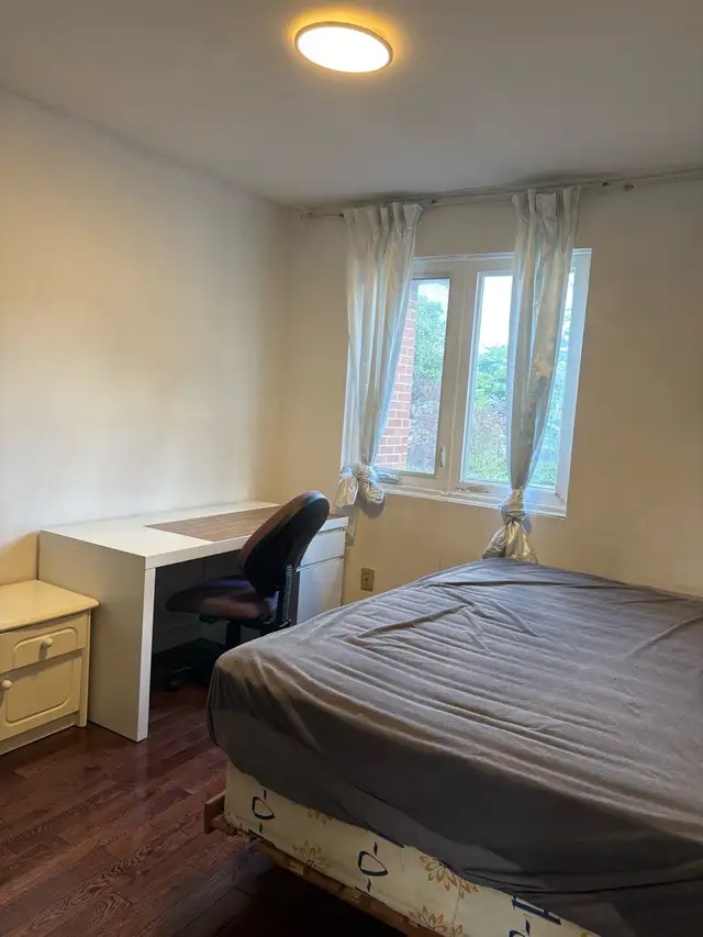 second floor 1 room for rent