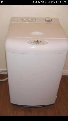 Mini laveuse Danby blanche