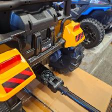 XL Tractor with Trailer, 6 Wheels, Electric, Parent Remote, MP3 - Photo 9