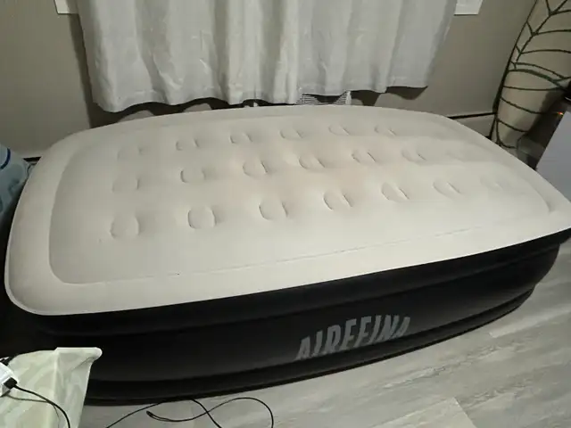 Sale – Airefina Twin Air Mattress with Built-in Pump – Quick Sel