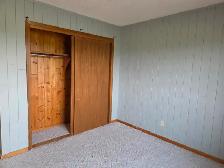 Beautiful 5 bedroom Acreage for rent Camden Lane Cochrane North - Photo 6