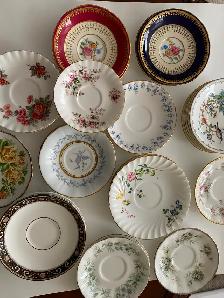 Mixed Branded Vintage Saucers - Photo 2