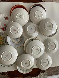 Mixed Branded Vintage Saucers - Photo 3