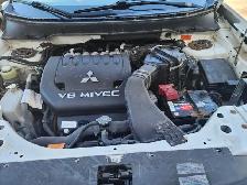 2012 Mitsubishi Outlander 4x4 - Photo 3
