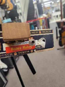 Cigar Box 3 String Electric Guitar Banjo Punch Custom Made - Photo 9
