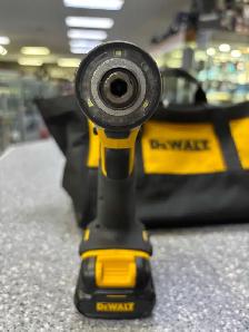 Dewalt DCF815 12V impact kit with x2 1.3AH battery and charger - Photo 3