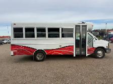 2008 Chevrolet Express  20 passenger bus - Photo 5