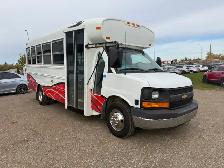 2008 Chevrolet Express  20 passenger bus - Photo 6
