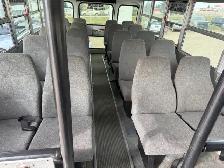 2008 Chevrolet Express  20 passenger bus - Photo 7