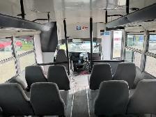 2008 Chevrolet Express  20 passenger bus - Photo 8