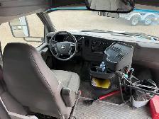2008 Chevrolet Express  20 passenger bus - Photo 10