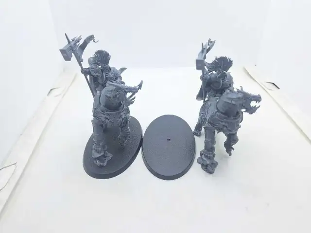 Warhammer AoS stormcast 2 unpainted Vandus Hammerhands 20$ each