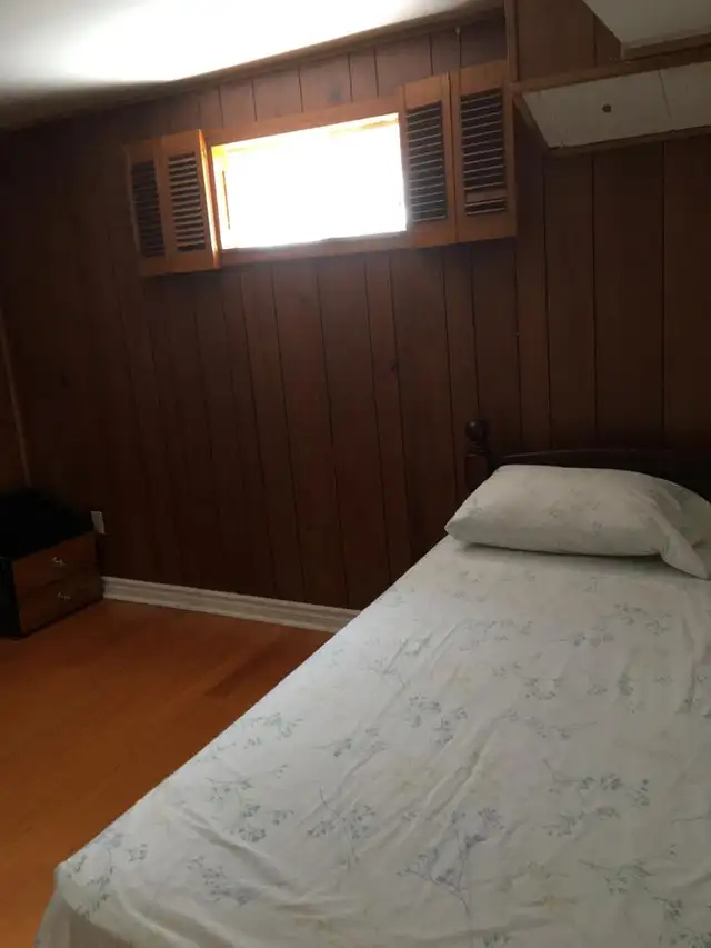1 Bedroom spacious apartment near STC November 1st