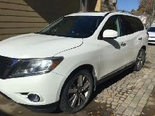 2014 Nissan Pathfinder Loaded $9900