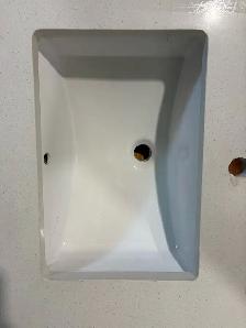 Bathroom sink - Photo 2