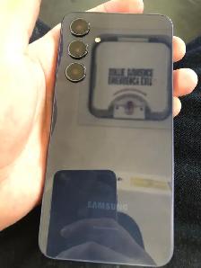 SAMSUNG A35. 350$ OBO - Photo 2