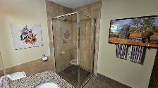 FURNISHED ROOMS FOR FEMALE POST-GRAD STUDENTS  -FOOTHILLS HOSPTL - Photo 7