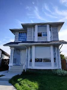 Main floor house for rent