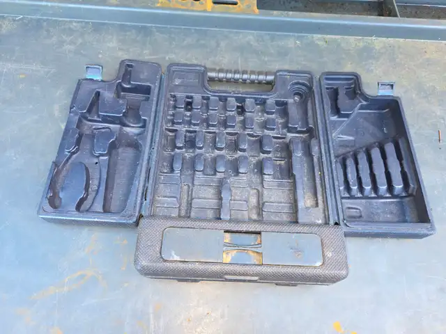Fuller 100 pc. Socket & Tool Set #997-8109 Hard Plastic Case