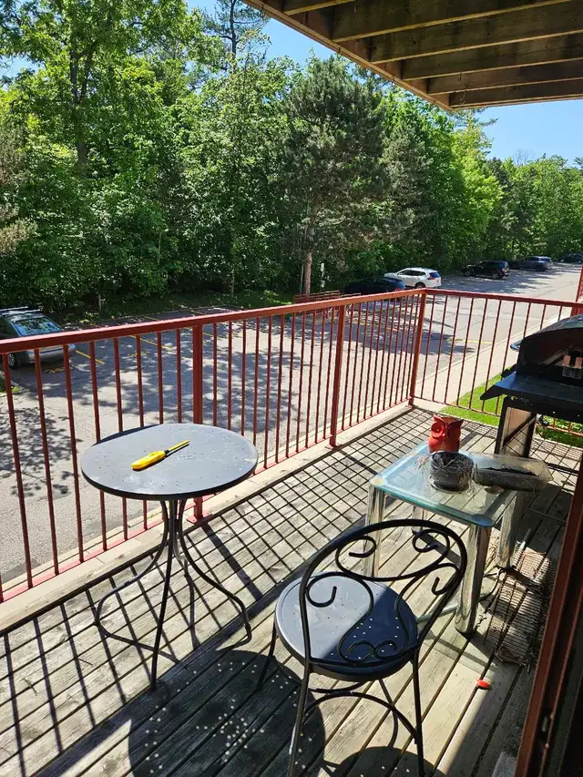 Oakville condo for rent Glen Abbey