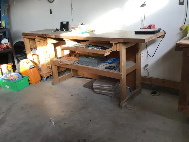 Wooden Work Bench