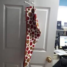 BELLE SERVIETTE NEUVE DE 30'LONG POUR SÈCHER LES CHEVEUX: $10.00
