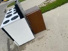 Two stoves in Charleswood for sale - Photo 2