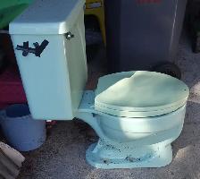 Light Green Vintage Retro Toilet. - Photo 2