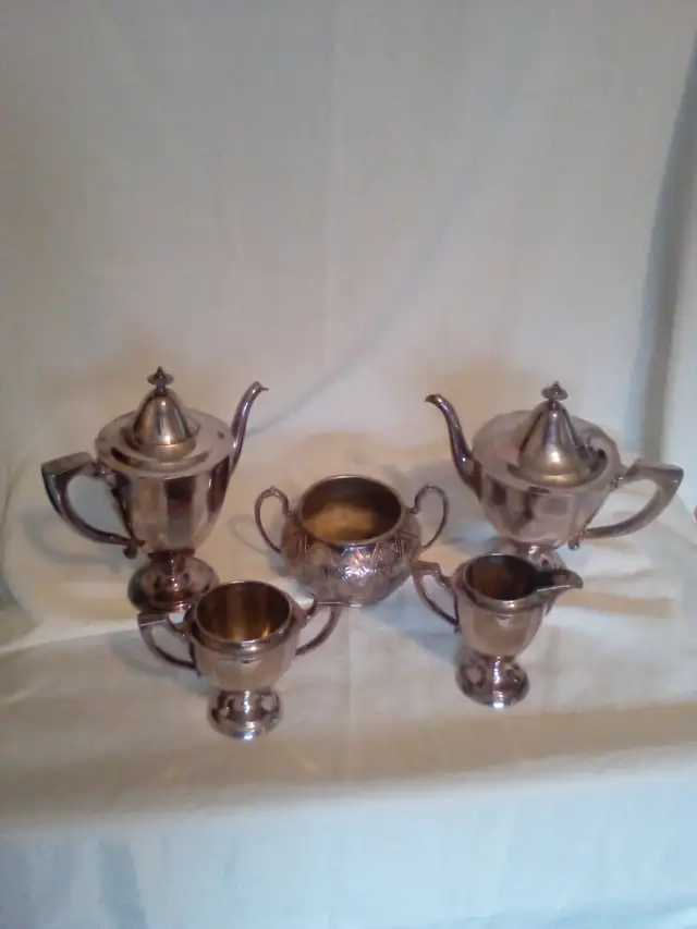 Silver Teapot Set