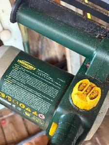 Good condition electric chainsaw for sale - Photo 2