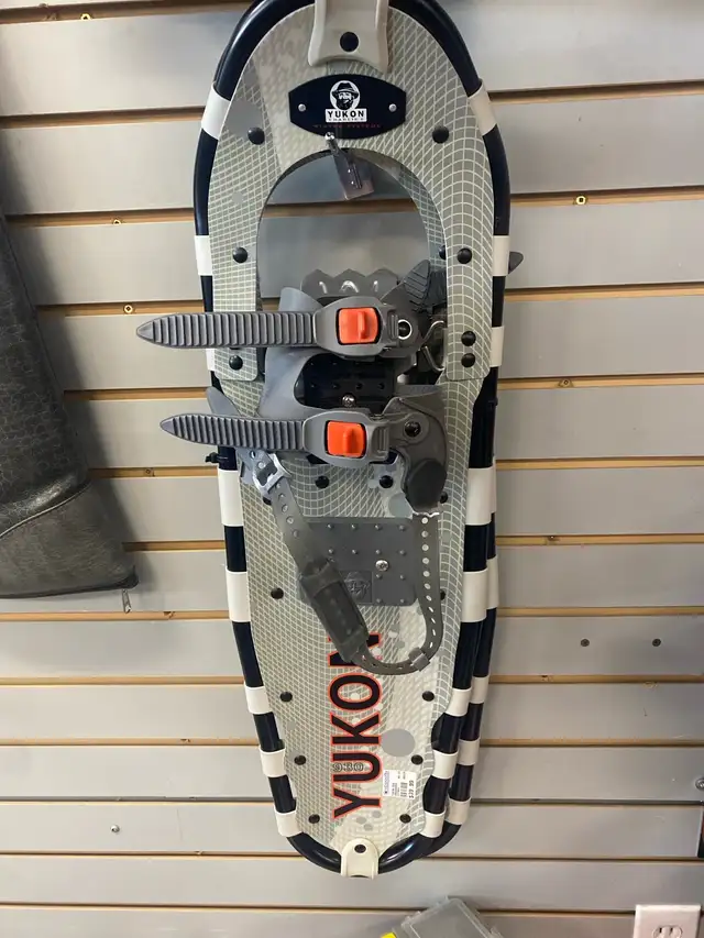 Yukon 930 Snowshoes @ Cashopolis!!
