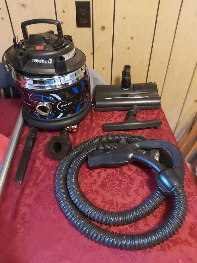 FILTER QUEEN MAJESTIC VACUUM CLEANER WITH 2 YEAR WARRANTY