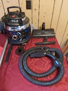 FILTER QUEEN MAJESTIC VACUUM CLEANER WITH 2 YEAR WARRANTY