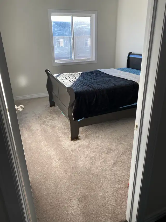 1 bedroom with shared kitchen and washroom for rent
