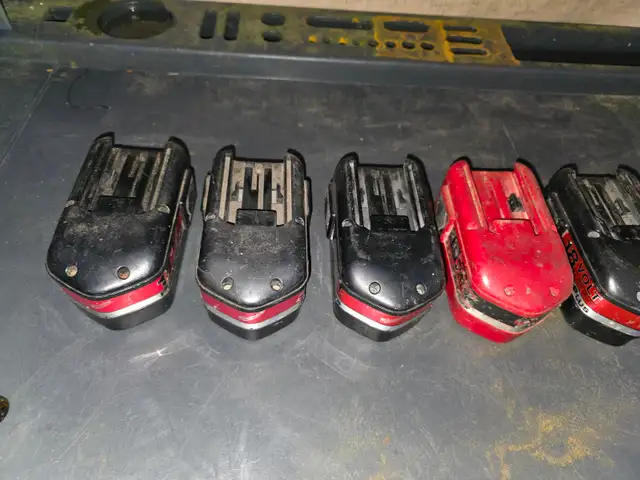 7 Milwaukee 18V Power Plus Old Style Batteries Need Work