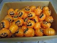 HALLOWEEN 100 PETITES CITROUILLE NEUVE ET UTILISE 1 FOIS TB ETAT