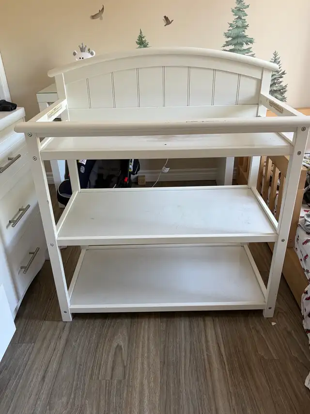 table à langer avec matelas