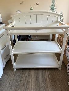 table à langer avec matelas