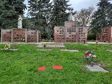 Highland Memorial Garden: Premium 2x Double-Depth plots for sale - Photo 2