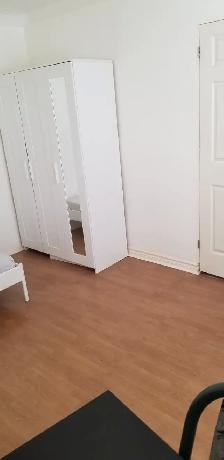 NEAR VICTORIA PARK SUBWAY ONE BEDROOM AVAILABLE IN MAIN FLOOR - Photo 10