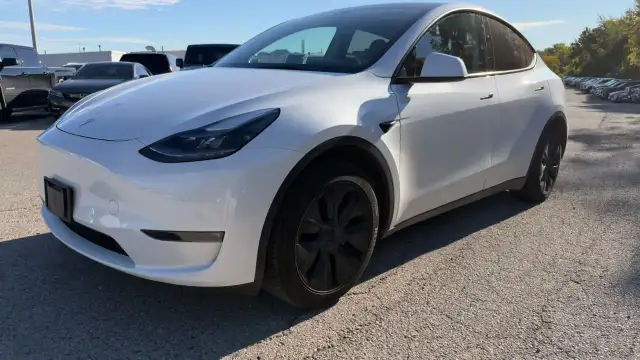 2025 Tesla Model Y Long Range Long Range AWD Ltd Avail